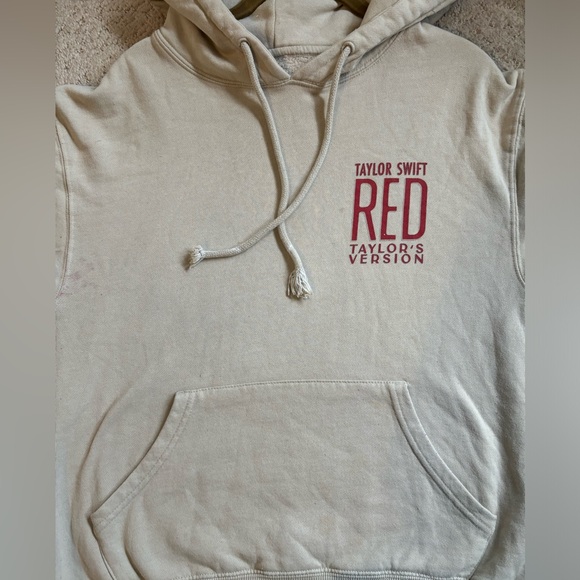 ✨TAYLOR SWIFT RED (Taylor's Version)
Oversized Hoodie Size XS - Picture 3 of 10